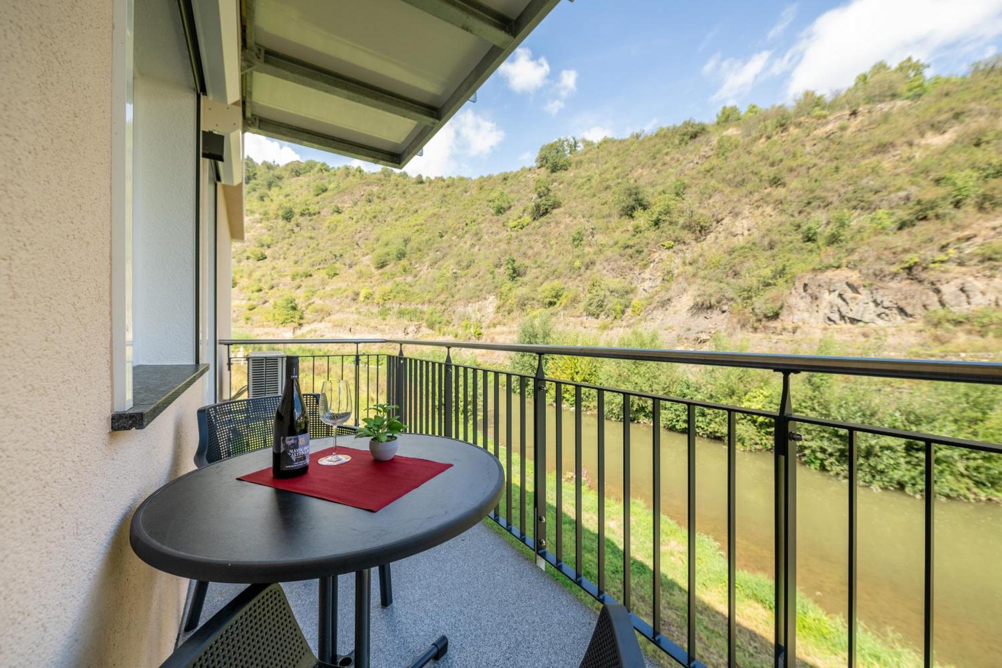 Apart Hotel Lang Altenahr Bagian luar foto